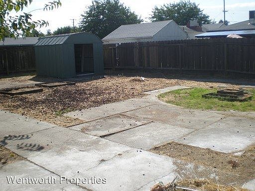 2nd image of 619 Wilson Ln