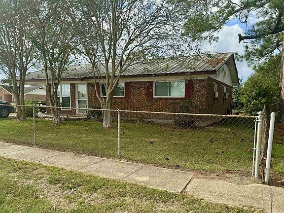 2nd image of 1303 Middle Rd