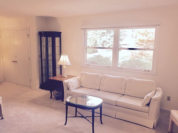 4th image of 1249 Munsee Cir