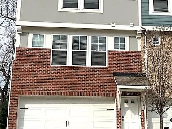 5939 Picall Dr, Troy, MI 48098