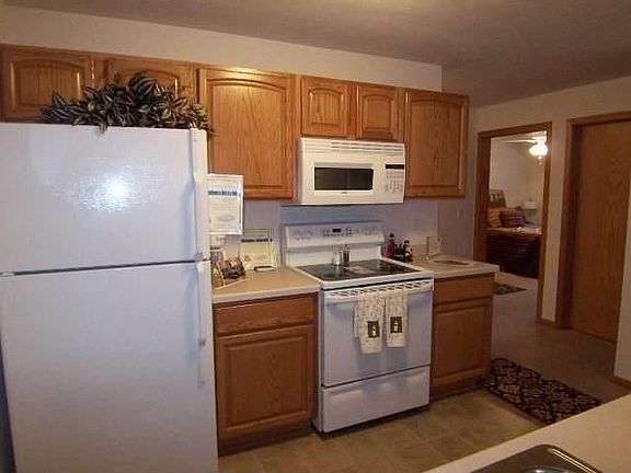 2nd image of 5546 Bastian Blvd