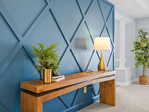 4th image of 450 Seastone St