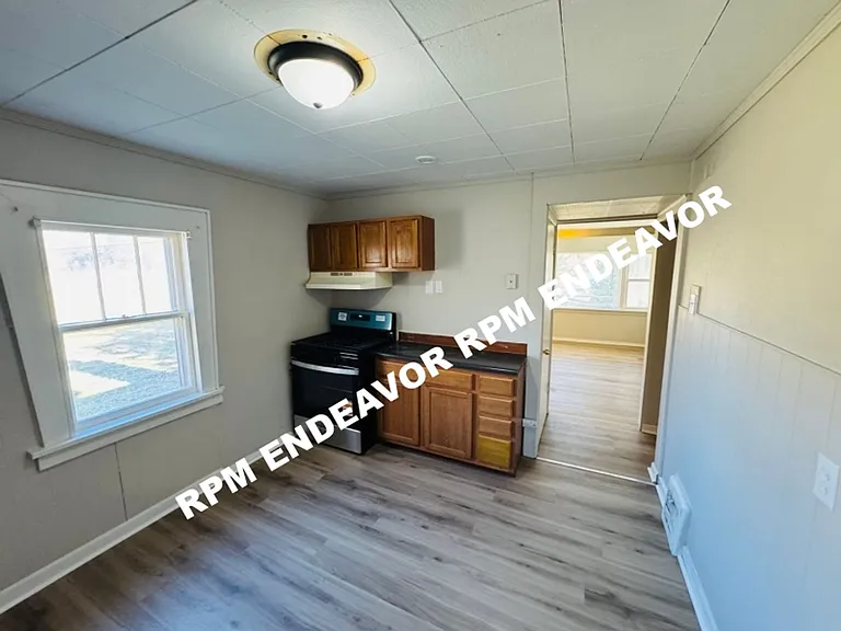 9943 Lilac Dr — Photo 6