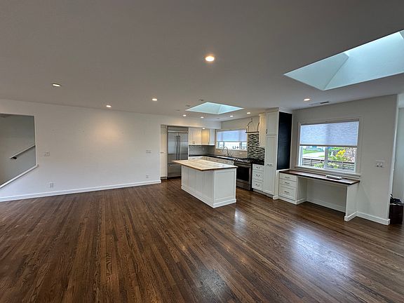4th image of 607 Miramar Dr