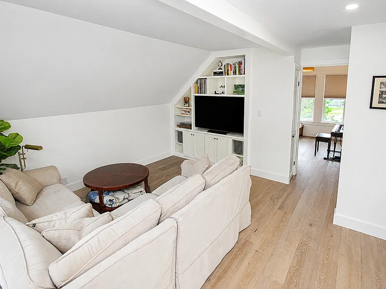 302 Pine St #2 — Photo 27