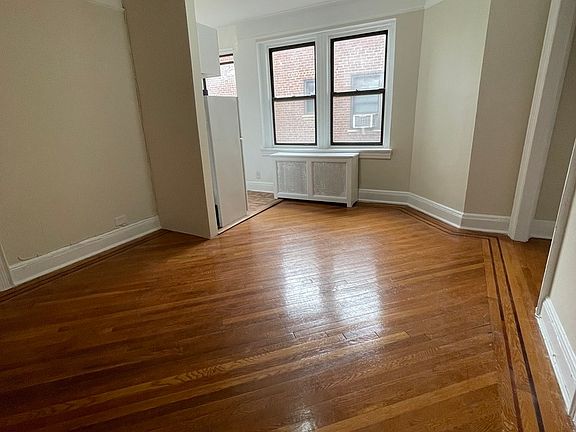 5th image of 62-95 Saunders St #6C