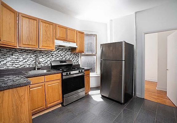 5th image of 69 W 119th St #3R
