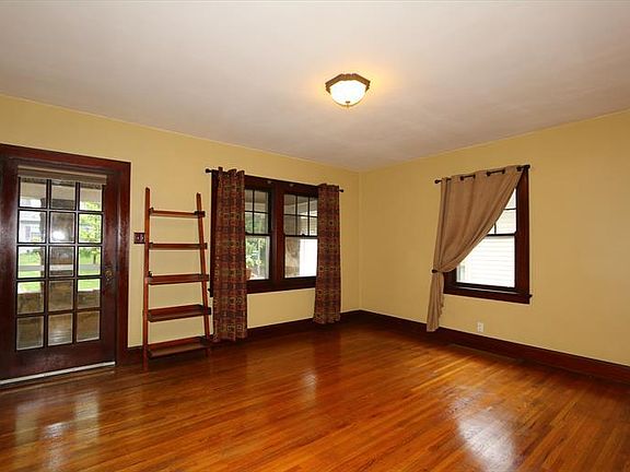 3rd image of 3569 Linwood Ave