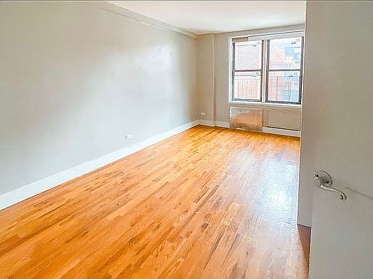 1st image of 255 Clarkson Ave #411
