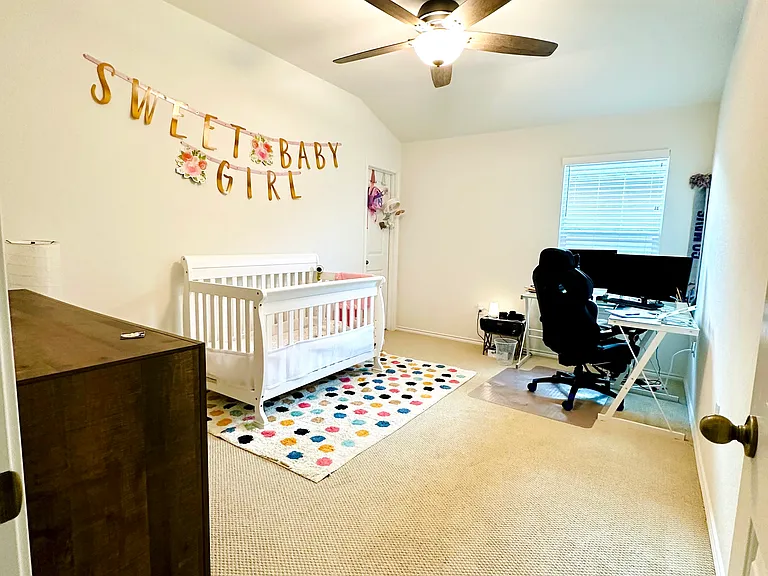 524 Ayinger Ln — Photo 17