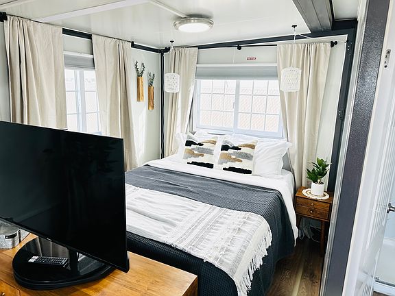 Queen bed
