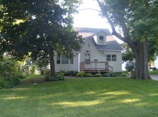 302 Union St, Pella, IA 50219