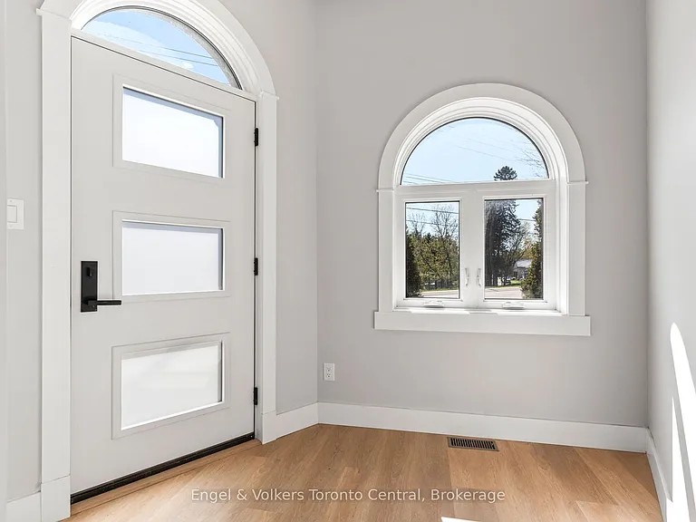 57 Crawford St — Photo 3