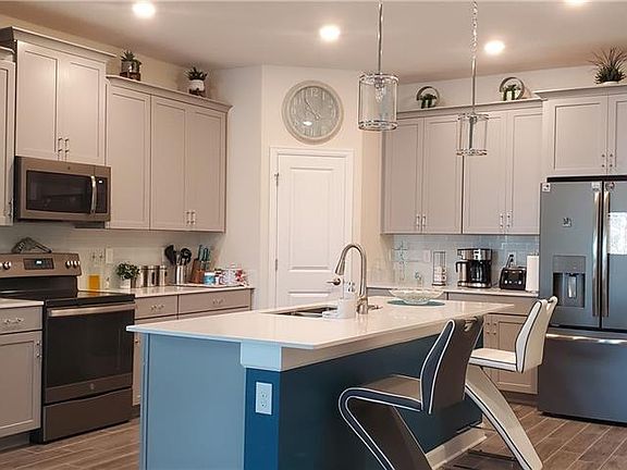 4th image of 2154 Camden Loop