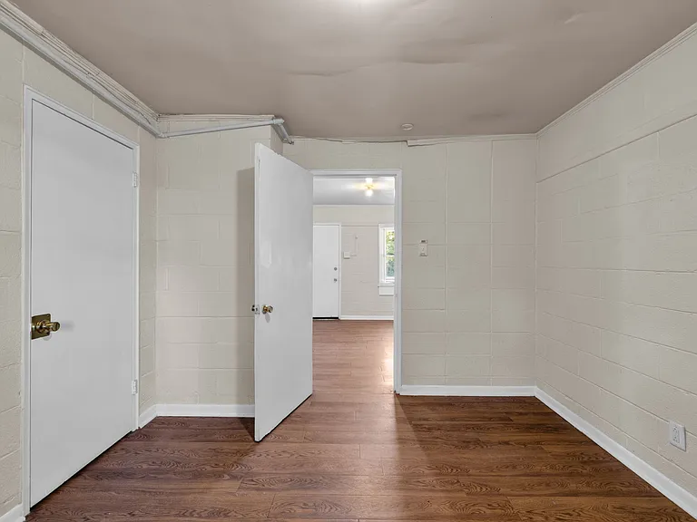 Gurley Flats — Photo 28