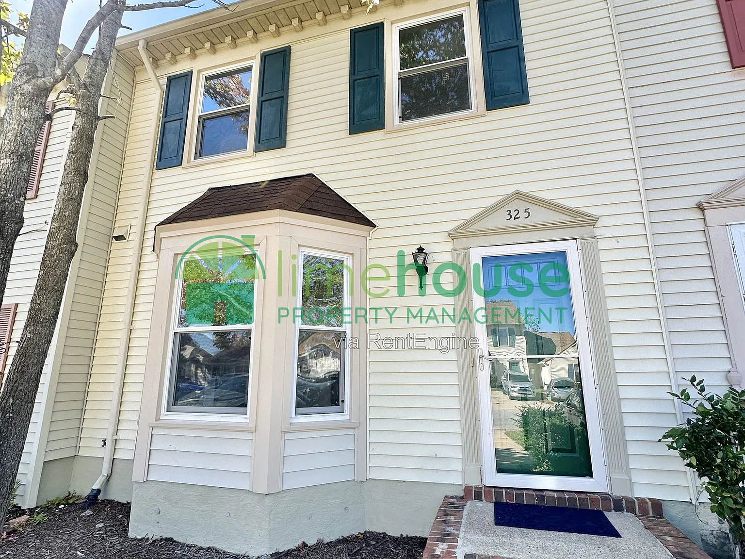 3 bed, 2.5 bath, 1614 sqft, $2,100 — Photo 1