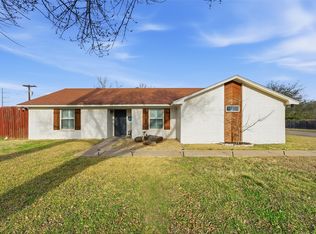 100 Hillside Dr, Hewitt, TX 76643