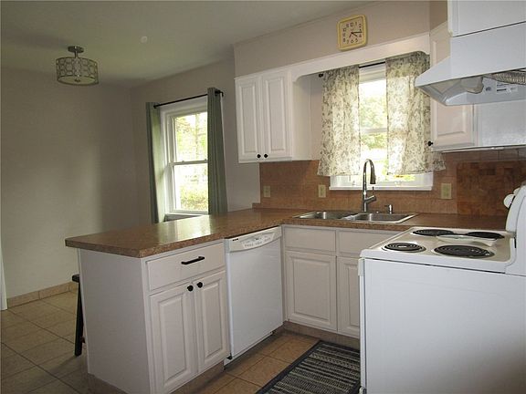 4th image of 1131 Carmont Dr