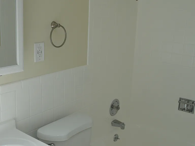 429 28th St #5 — Photo 6