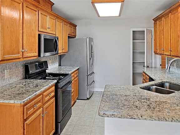 4th image of 205 Rugen Ln