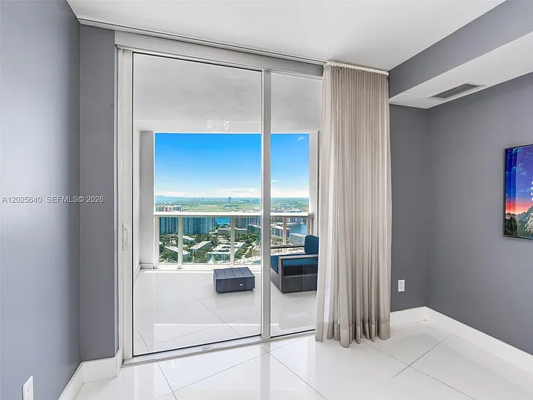 18201 Collins Ave #5303 — Photo 13