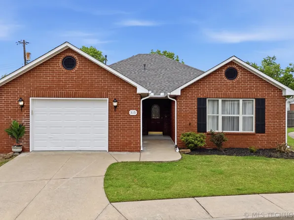 315 Savannah Park, Pryor, OK 74361