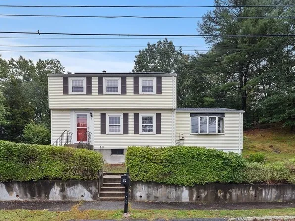 9 Pond Ter, Woburn, MA 01801