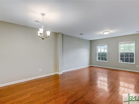 4th image of 444 Lions Den Dr