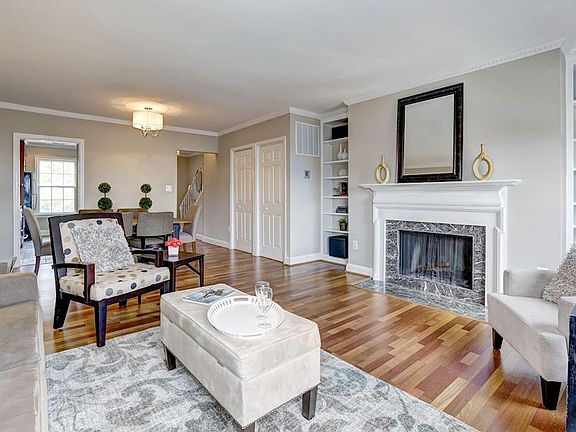Main Level - Living Room