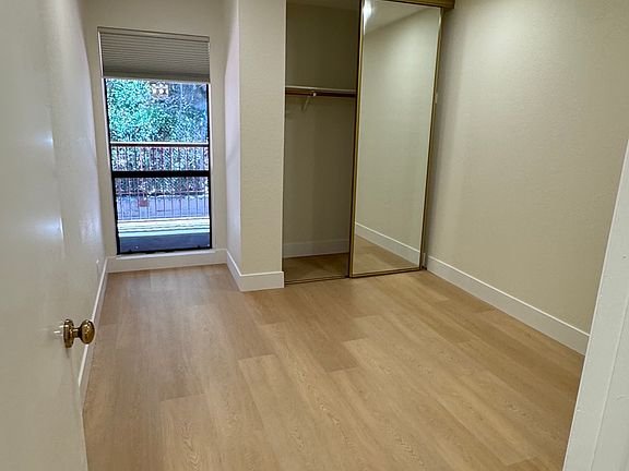 5th image of 1600 Carmel Dr