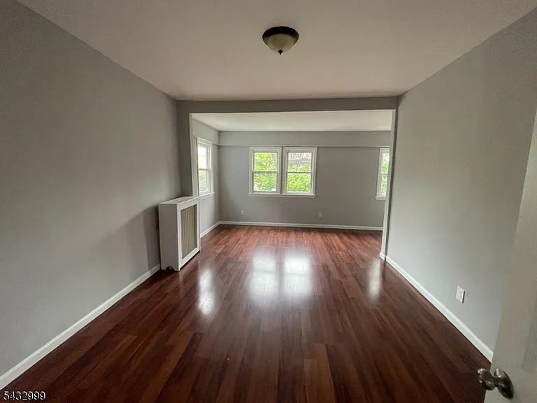 8 Treacy Ave — Photo 3