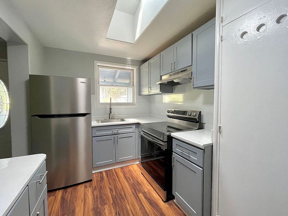 1st image of 78 Lakeview Cir APT A