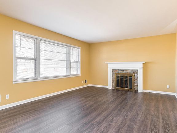 4th image of 2404 Hikes Ln