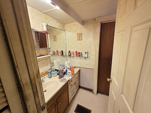 5th image of 2986 VT Route 122