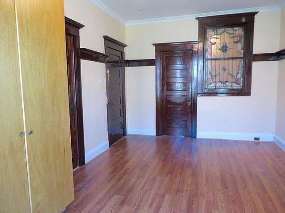 4th image of 325 Hawthorne St