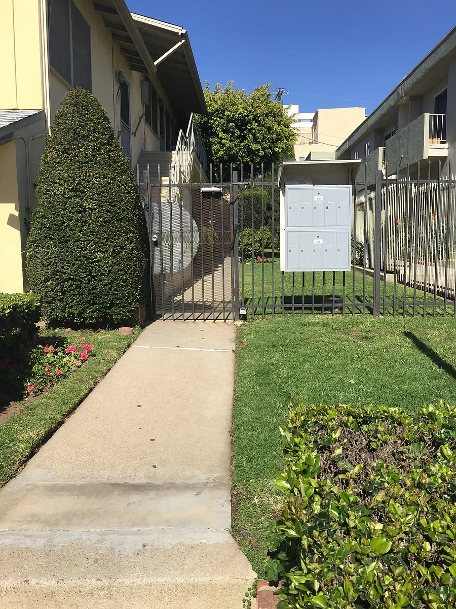 Building Photo - 1242 S Westgate Ave #1242
