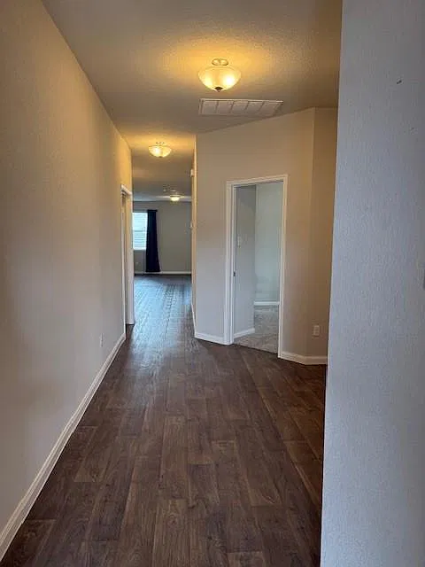 3 bed, 2.0 bath, 1483 sqft, $1,950 — Photo 3