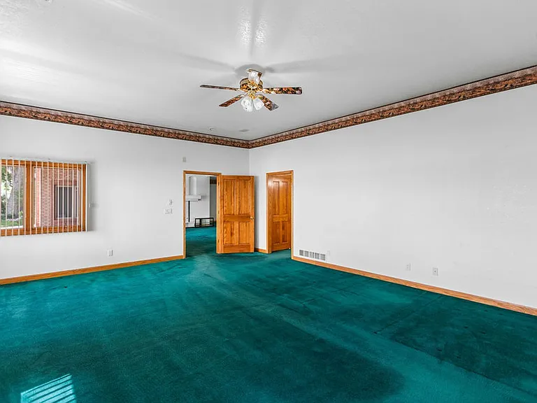3957 Valley Oak Dr — Photo 29