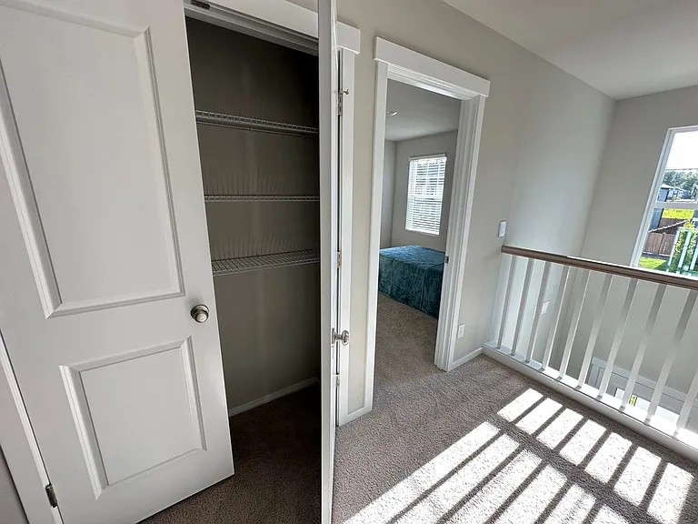 2406 Hyde Ct NE — Photo 31