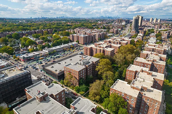 Sold by Lovett Realty, Inc. | media 24