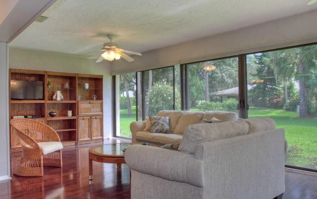 2 bed, 1756 sqft, $4,600 — Photo 4