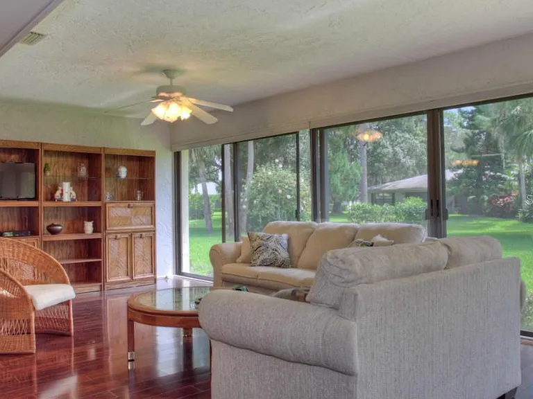 7093 Fairway Bend Ln — Photo 4