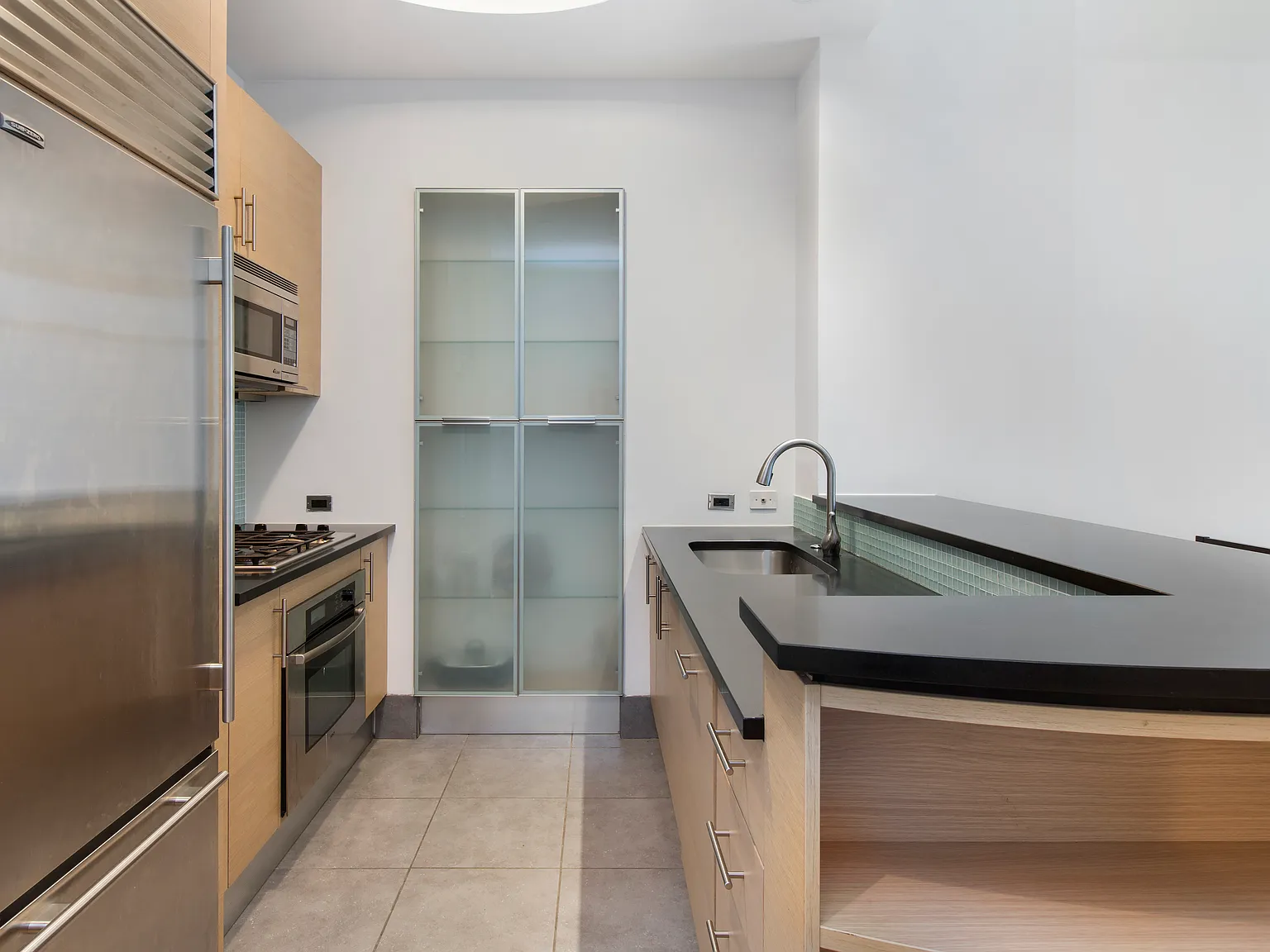 325 Fifth Avenue — Photo 3