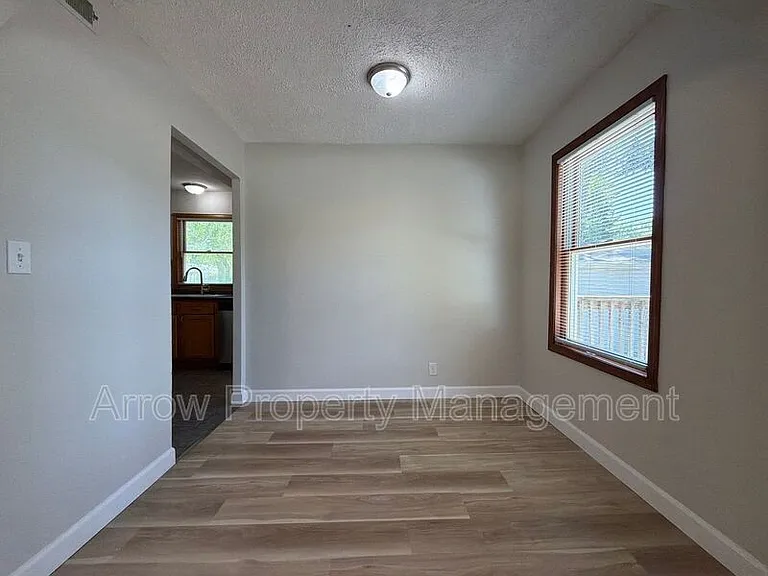 5121 Pioneers Blvd — Photo 7