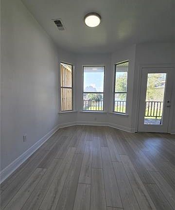 4th image of 878 Marina Dr #A