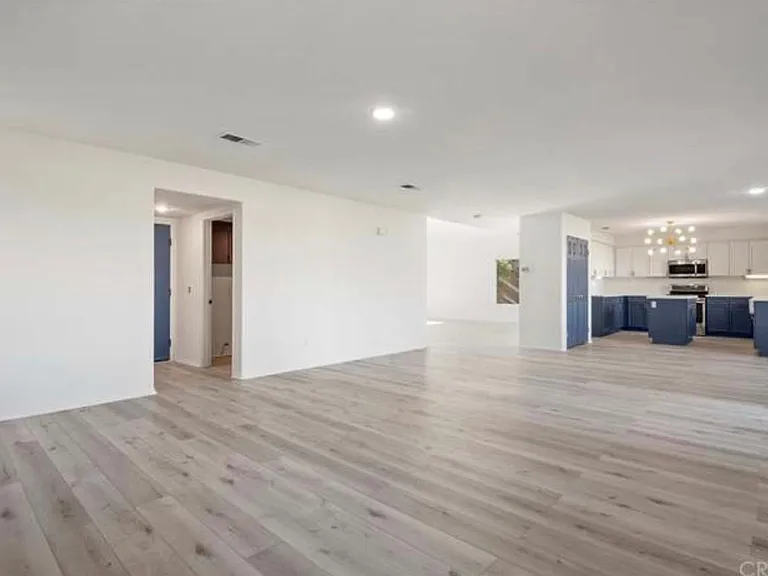 6833 Andover Ave — Photo 12