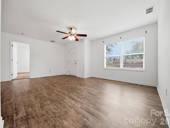 5th image of 117 Falls St