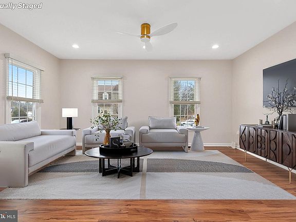 4th image of 3133 Beaverwood Ln