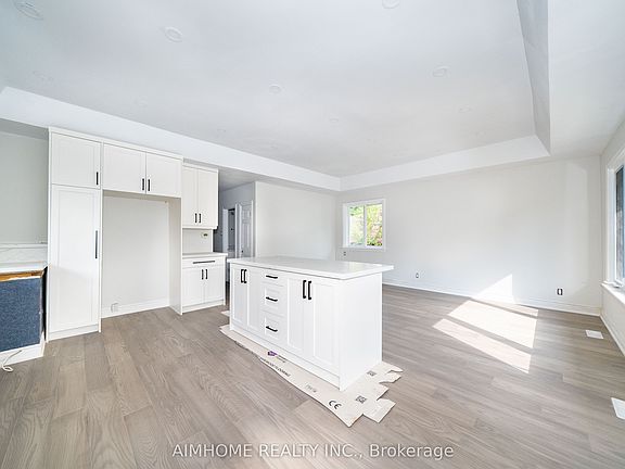 3rd image of 36 Moraine Hill Dr