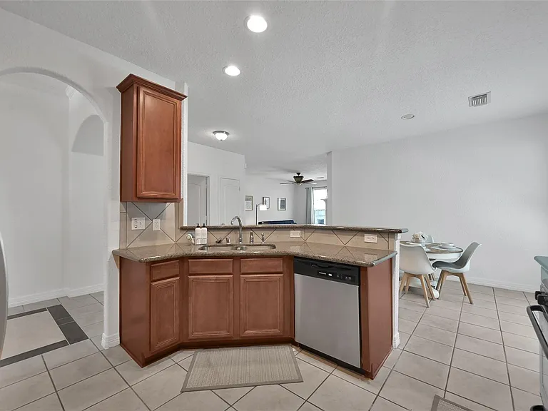 13014 Walden Rd — Photo 5